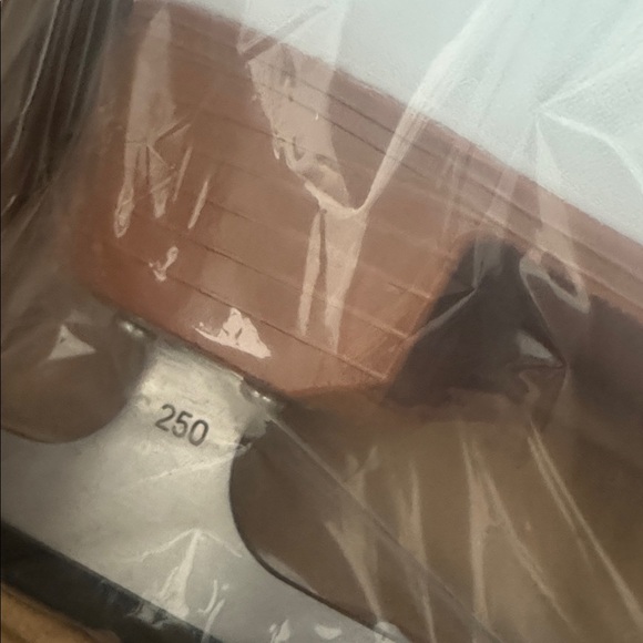 Women's White Ice Skates - Picture 2 of 3